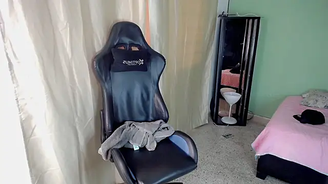 Stein  online show from 10.18.25