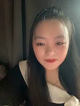 Snapshot of Julia-Elsa chatting on 09.11.25 Julia-Elsa online show from 09.11.25