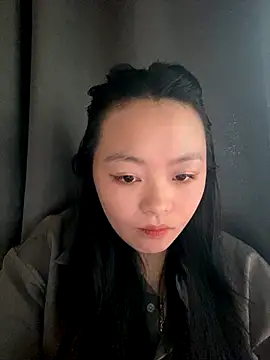 Snapshot of Julia-Elsa chatting on 09.14.25 Julia-Elsa online show from 09.14.25