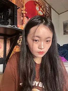 Snapshot of Julia-Elsa chatting on 10.15.25 Julia-Elsa online show from 10.15.25