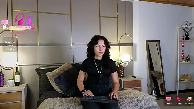 Lina Montclair online show from 03.24.26