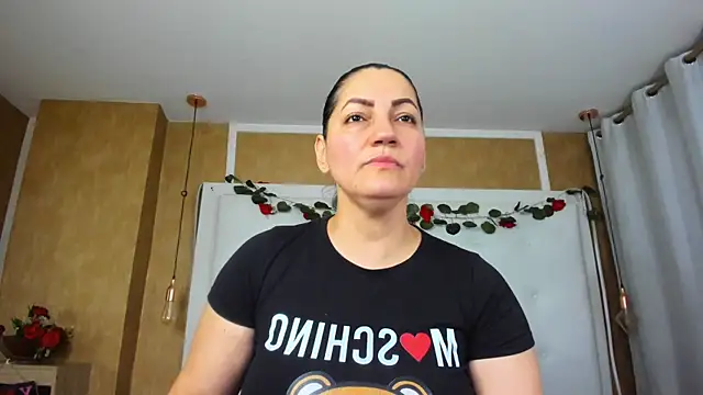 Snapshot of Heidy_milf chatting on 05.12.26 Heidy milf online show from 05.12.26
