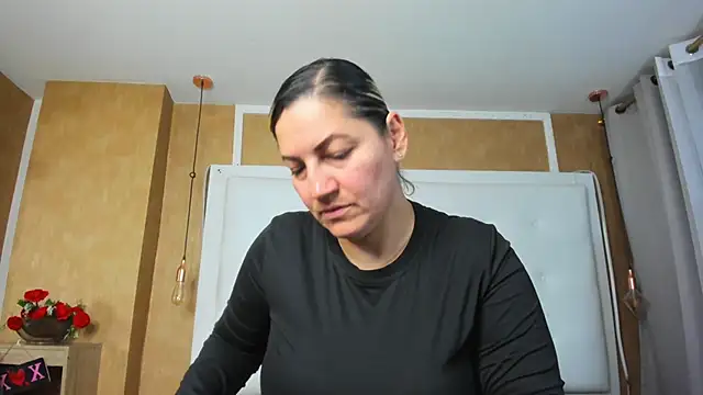 Snapshot of Heidy_milf chatting on 06.10.26 Heidy milf online show from 06.10.26