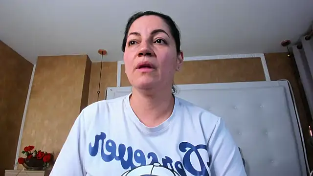 Snapshot of Heidy_milf chatting on 06.14.26 Heidy milf online show from 06.14.26