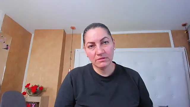 Heidy milf online show from 07.23.26
