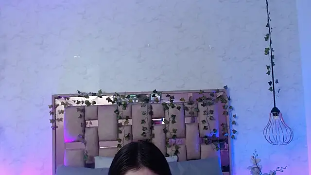 Snapshot of ScarlettRox chatting on 09.23.25 ScarlettRox online show from 09.23.25