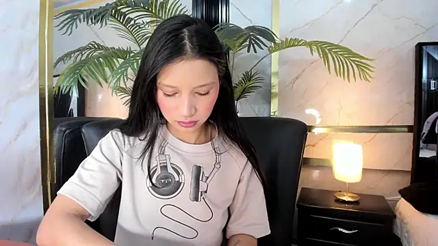 Sophie Calloway online show from 03.04.26