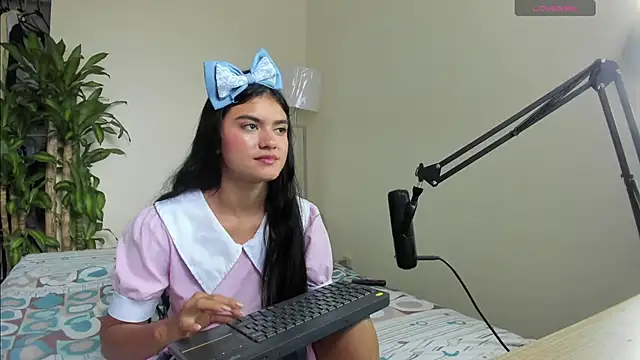 Snapshot of ikaweri chatting on 11.03.25 ikaweri online show from 11.03.25