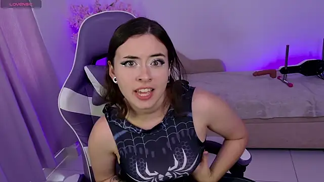 Mia wee online show from 04.20.26