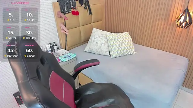 Snapshot of Isisleroy1 chatting on 09.09.25 Isisleroy1 online show from 09.09.25