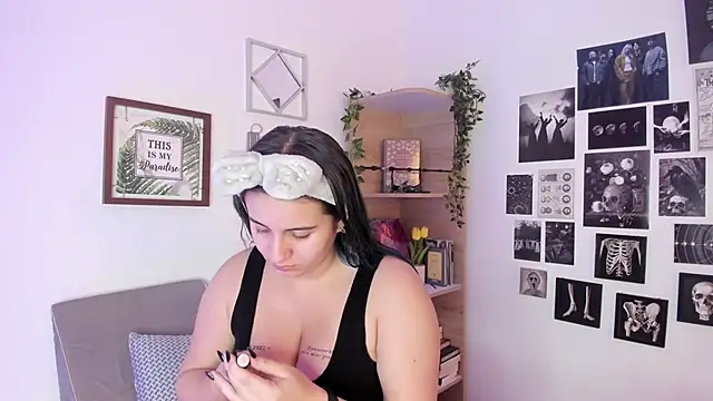 Lana Herondale online show from 10.30.25