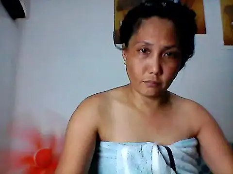 nhayasquirt online show from 10.17.25