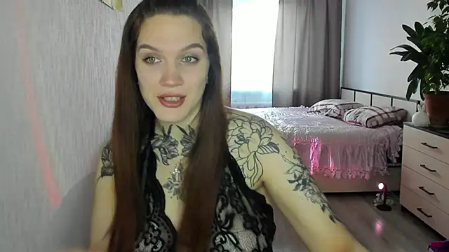 Luna Ver online show from 09.30.25