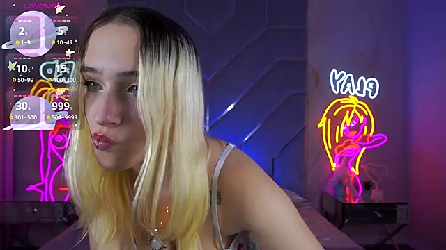 LilElfie online show from 11.30.25