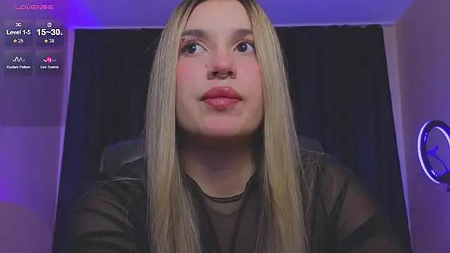 RoxyChill online show from 10.17.25