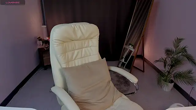 Snapshot of cute_luucy chatting on 03.03.26 cute luucy online show from 03.03.26