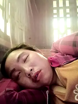 PhamPhung online show from 10.18.25