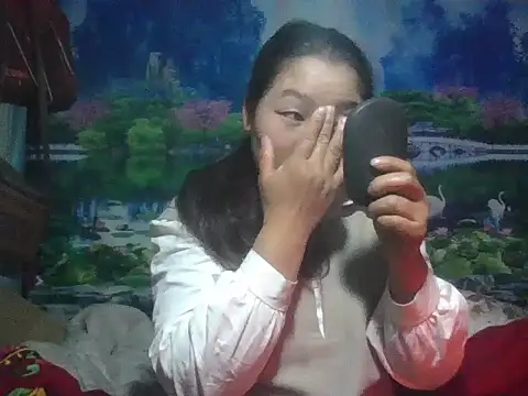 Snapshot of PhamPhung chatting on 01.18.26 PhamPhung online show from 01.18.26