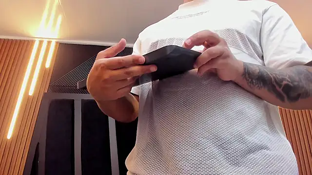 marco garciia  online show from 10.01.25