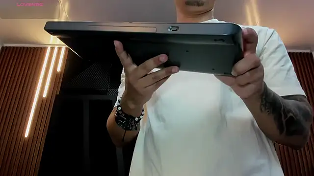 marco garciia  online show from 10.04.25