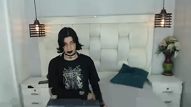 Atley Dolly online show from 10.08.25