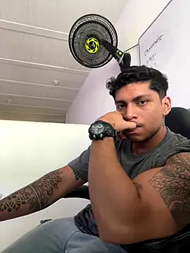 Nicolasmontoya16 online show from 09.13.25