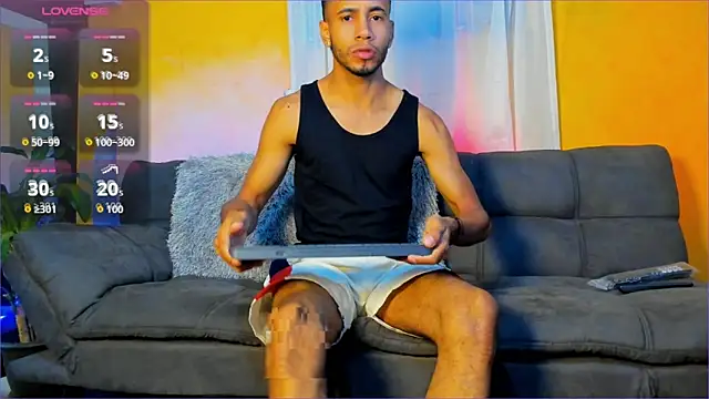 Snapshot of Alex_bigcock11_ chatting on 09.19.25 Alex bigcock11 online show from 09.19.25