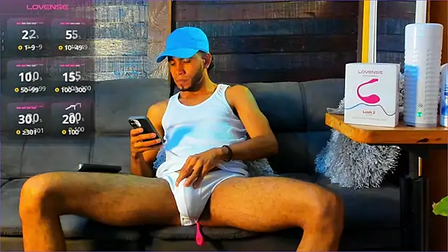 Snapshot of Alex_bigcock11_ chatting on 09.23.25 Alex bigcock11 online show from 09.23.25