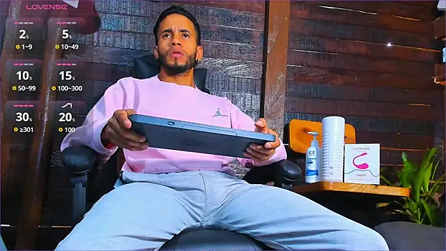 Snapshot of Alex_bigcock11_ chatting on 11.23.25 Alex bigcock11 online show from 11.23.25