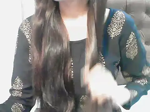 Snapshot of elize__ chatting on 11.08.25 elize online show from 11.08.25