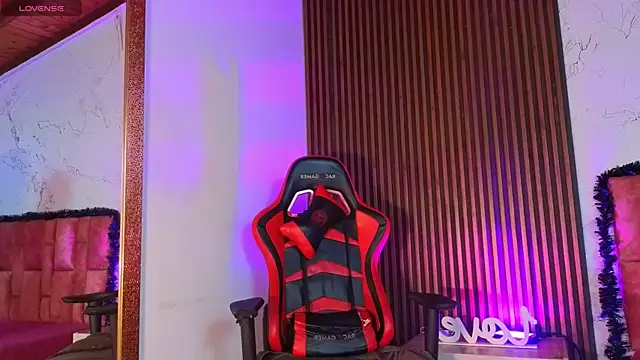 Snapshot of SpicyDemons chatting on 10.23.25 SpicyDemons online show from 10.23.25