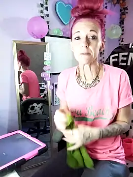 Purple2StayThnxx online show from 10.13.25