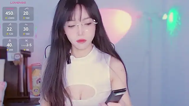 XiaoNana  online show from 12.15.25