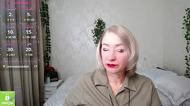 hunters woman online show from 10.13.25