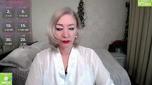 Snapshot of hunters_woman chatting on 04.24.26 hunters woman online show from 04.24.26