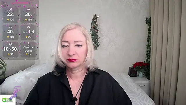 Snapshot of hunters_woman chatting on 05.15.26 hunters woman online show from 05.15.26