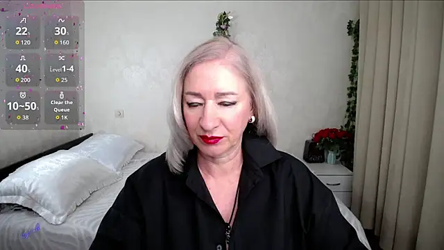 Snapshot of hunters_woman chatting on 05.28.26 hunters woman online show from 05.28.26