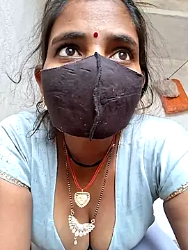 RAYI Queen 3 online show from 11.15.25