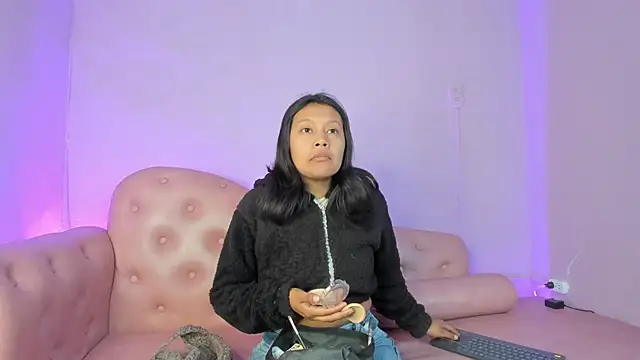 Dulce Pettit online show from 09.10.25