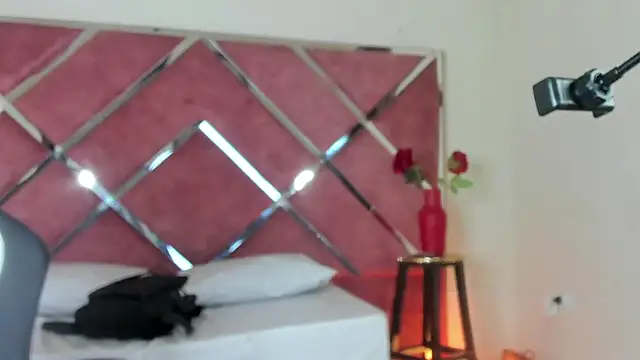 Dulce Pettit online show from 10.09.25