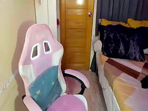 Snapshot of yourhotpinoy chatting on 12.02.25 yourhotpinoy online show from 12.02.25