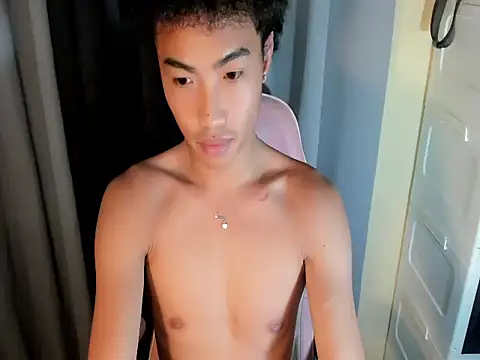 Snapshot of yourhotpinoy chatting on 04.06.26 yourhotpinoy online show from 04.06.26