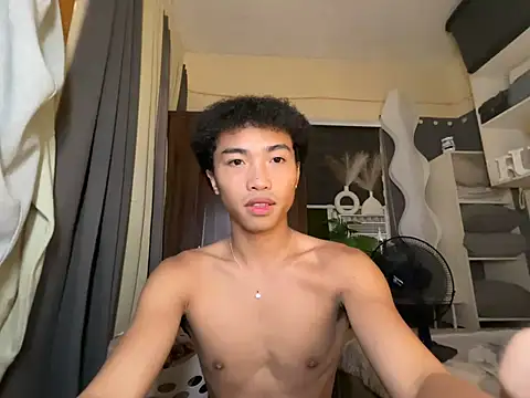 Snapshot of yourhotpinoy chatting on 04.10.26 yourhotpinoy online show from 04.10.26