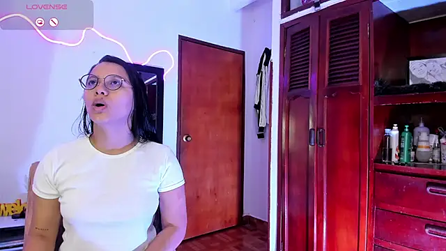 Dilan and Mia online show from 09.12.25