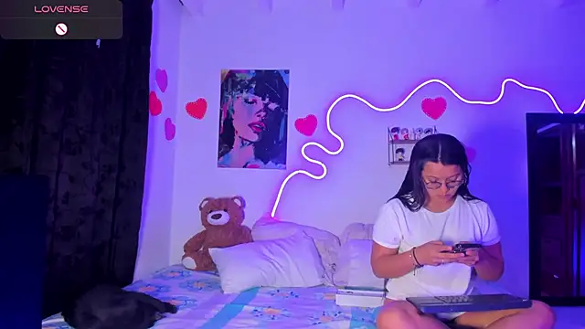 Dilan and Mia online show from 04.05.26