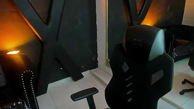 Snapshot of Maxxxine1 chatting on 09.27.25 Maxxxine1 online show from 09.27.25