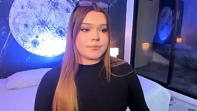 Snapshot of Maxxxine1 chatting on 10.09.25 Maxxxine1 online show from 10.09.25