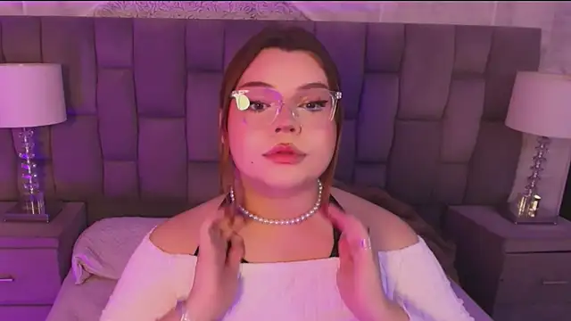 Snapshot of Maxxxine1 chatting on 11.11.25 Maxxxine1 online show from 11.11.25