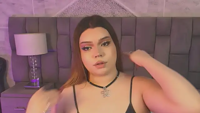 Snapshot of Maxxxine1 chatting on 11.25.25 Maxxxine1 online show from 11.25.25