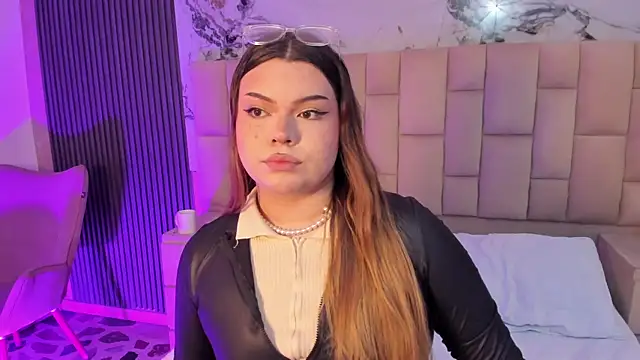 Snapshot of Maxxxine1 chatting on 03.02.26 Maxxxine1 online show from 03.02.26